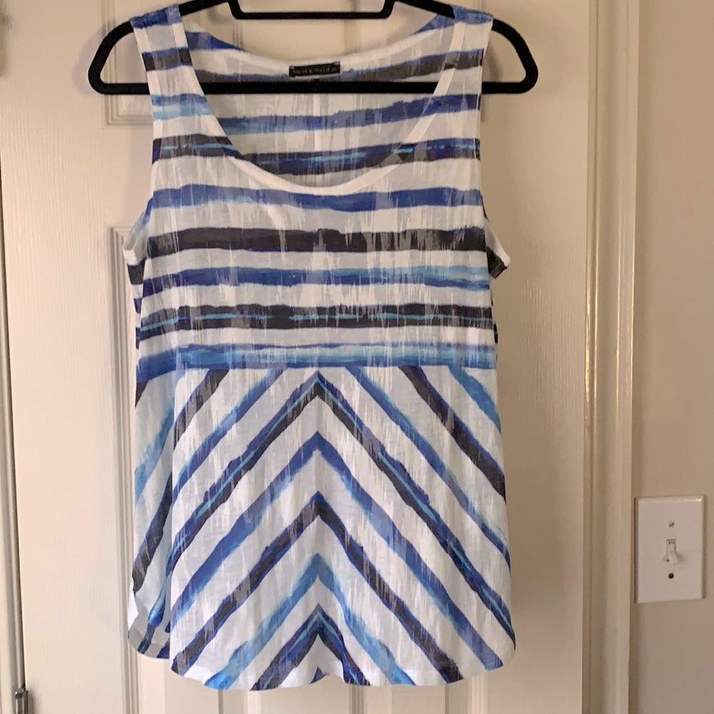 Nally & Millie sleeveless top L
